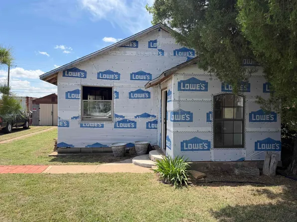304 E Olive St, Holliday, TX 76366
