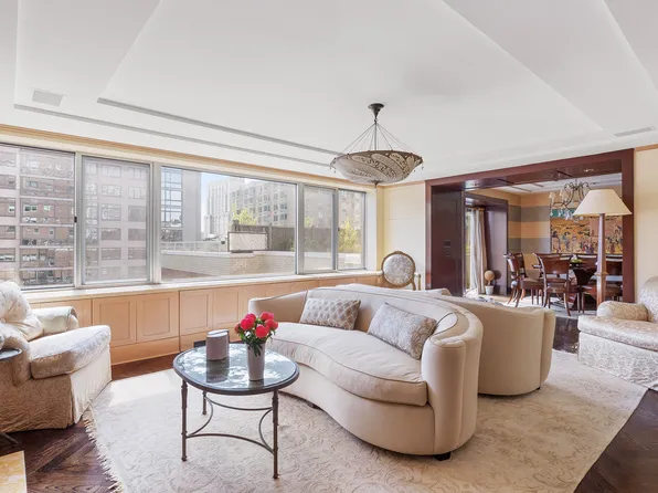 360 East 72nd Street image 2 of 19