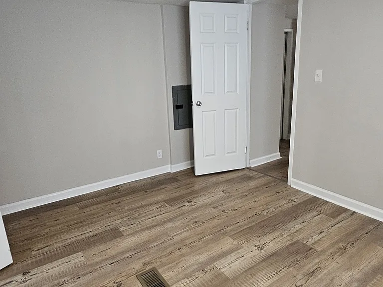 610 E Branch Dr — Photo 11