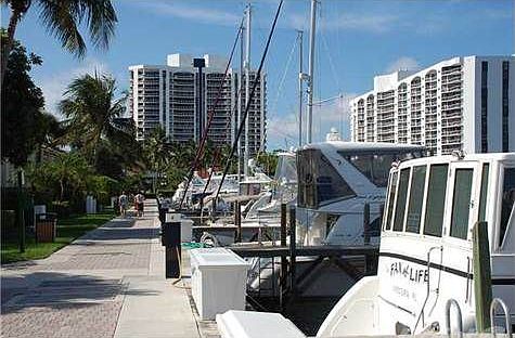 3rd image of 20907 Leeward Ct #2565