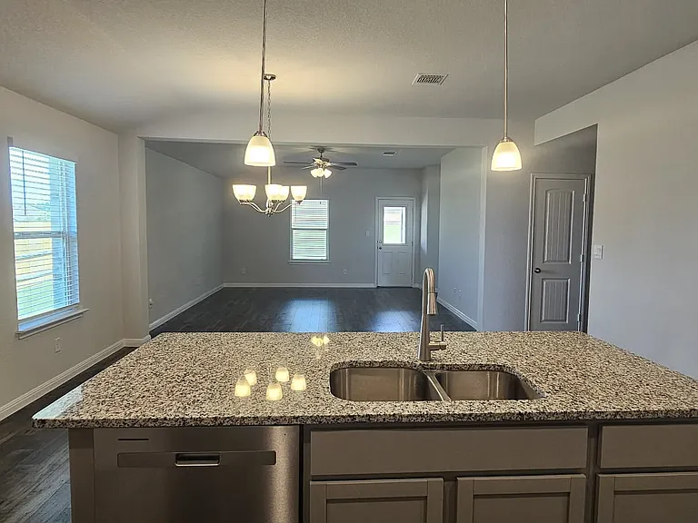 200 Creekfall Rd — Photo 4