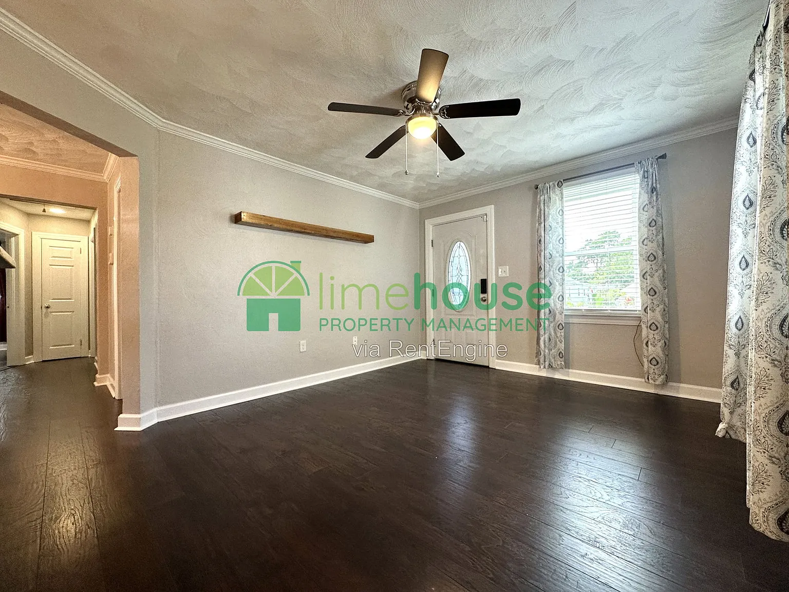 3 bed, 2.0 bath, 1104 sqft, $1,925 — Photo 3