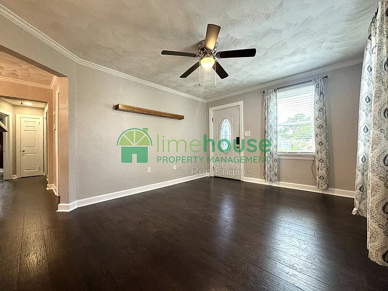 809 Cambridge Ave — Photo 3