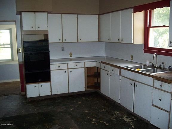 4th image of 817 8th St NW