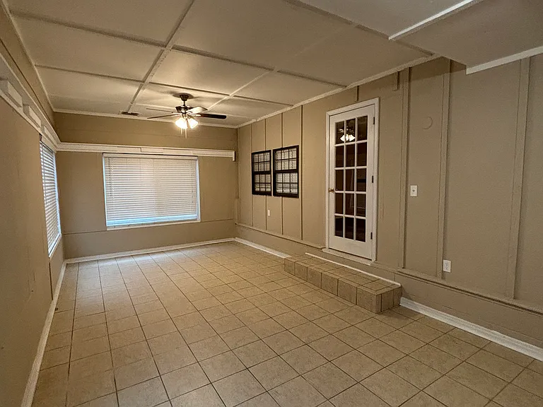 322 E Lee Ave — Photo 19