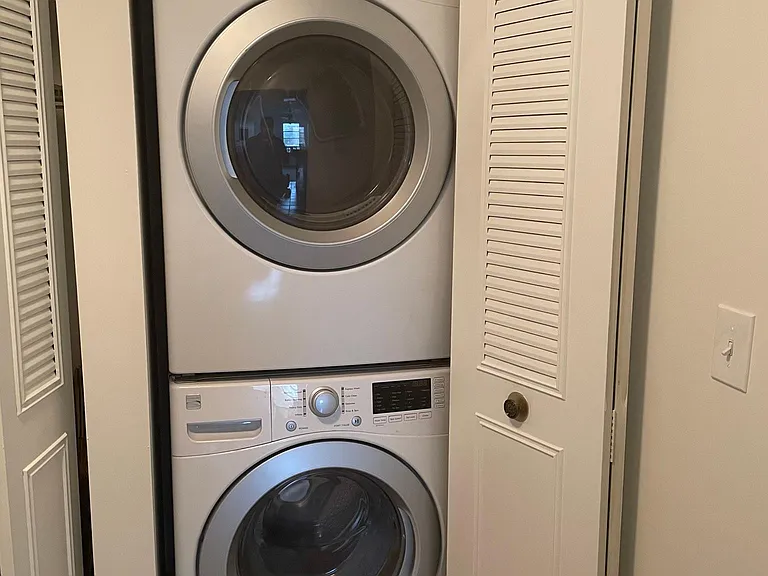 Washer/Dryer in unit