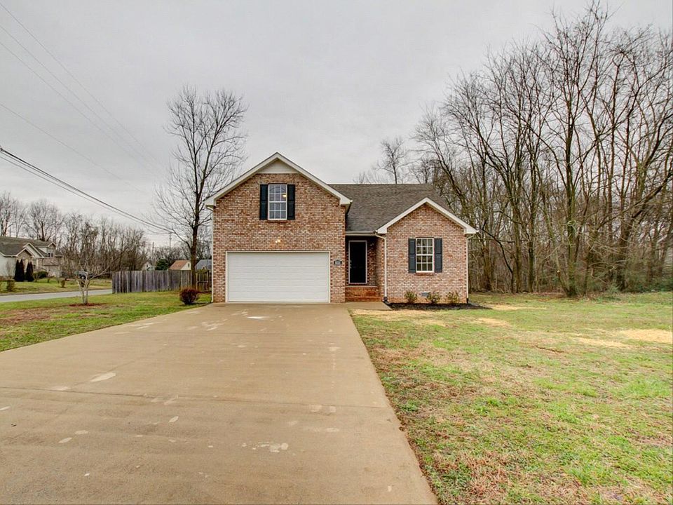 1st image of 389 Woodtrace Dr
