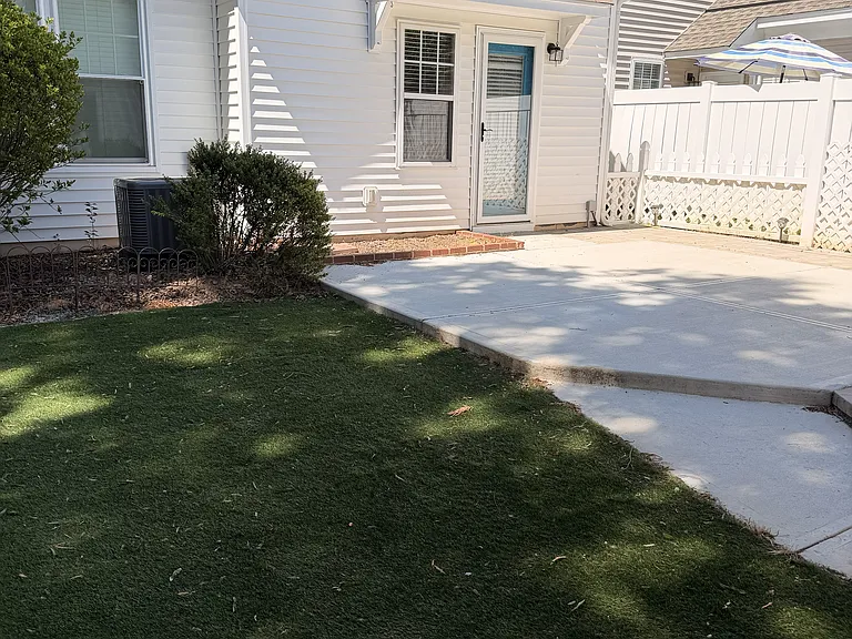 11341 Charlotte View Dr — Photo 24