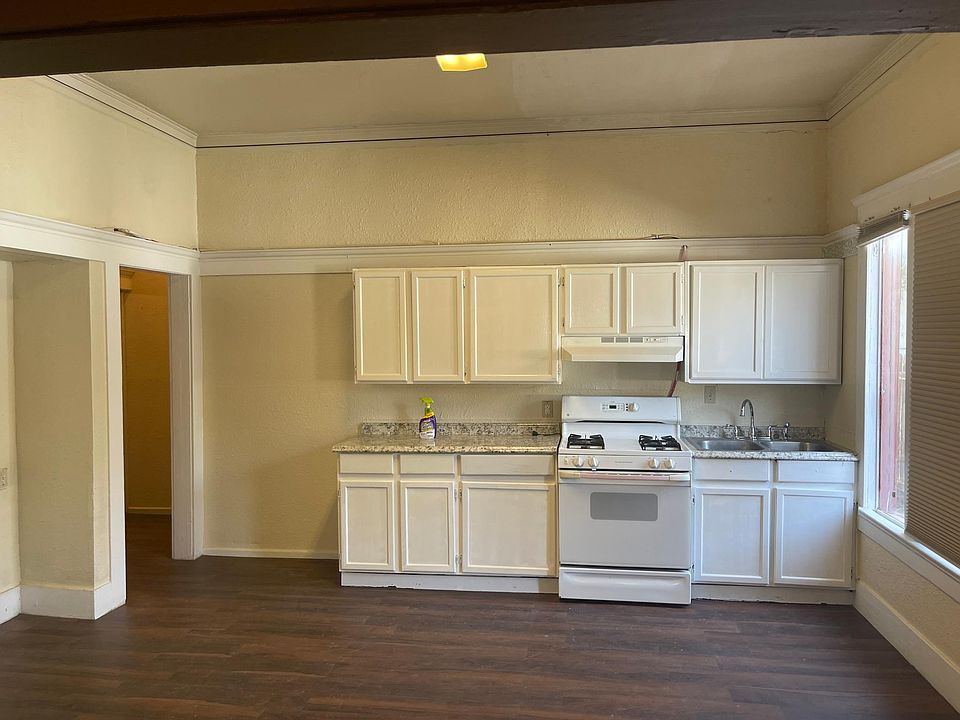 1st image of 1102 W Russell Pl #1