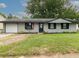 1231 Dogwood Ln, Bloomington, IL 61704