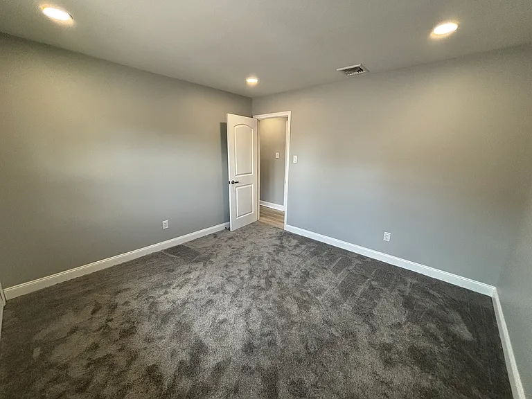 260 Court Ave #2 — Photo 16