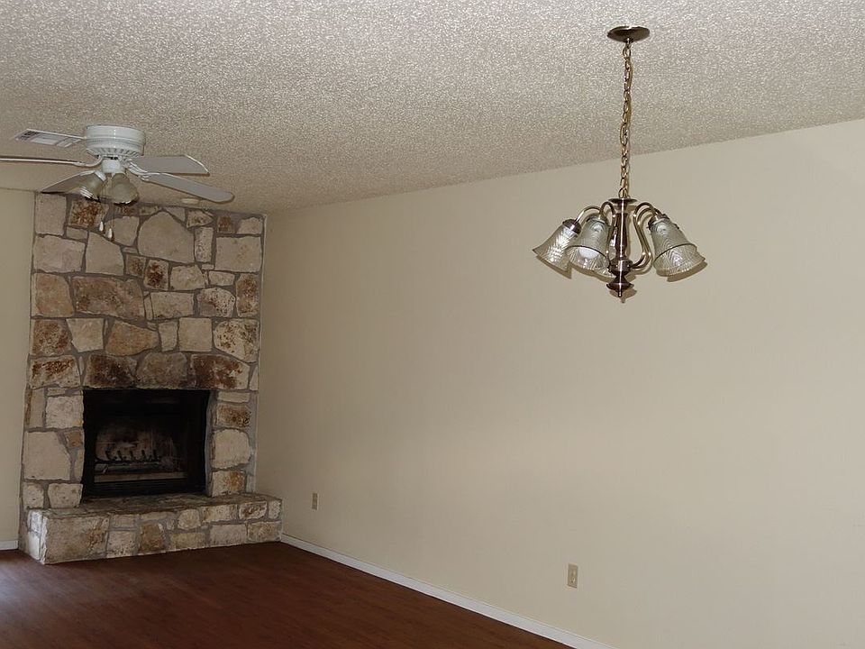 2nd image of 7307 Oak Meadow Dr APT B