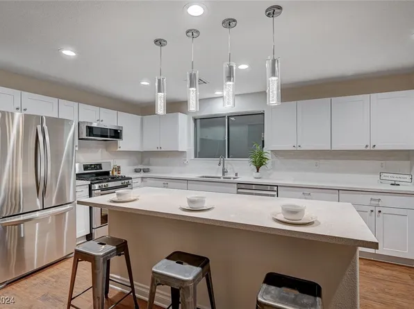 4027 Hollis St, North Las Vegas, NV 89032