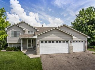 207 Bluestem Ave, Shakopee, MN 55379