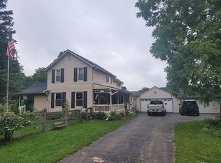 2890 W Buno Rd, Milford, MI 48380