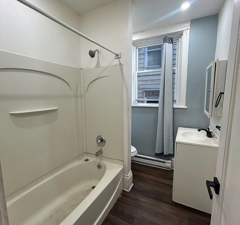 1st image of 121 Evergreen St #1