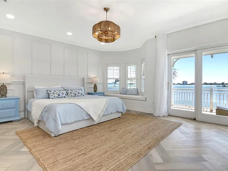 644 Boca Ciega Isle Dr — Photo 32