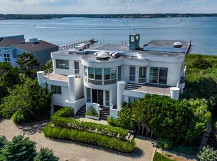 12 Dune Rd, Westhampton Beach, NY 11978