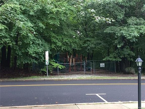 2nd image of 106 Yorkshire Dr APT Z2