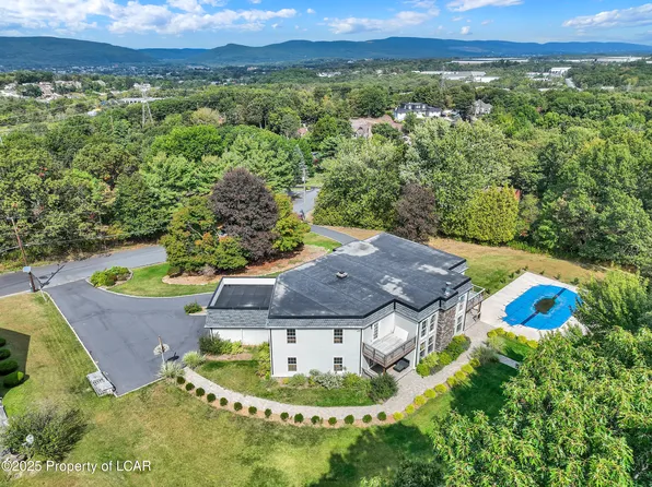 33 Fordham Rd, Wilkes Barre, PA 18702