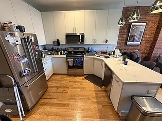 419 Washington Street, #2