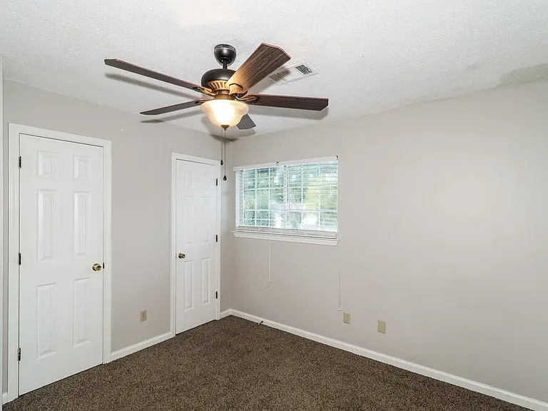 1812 Black Bear Cir E — Photo 12