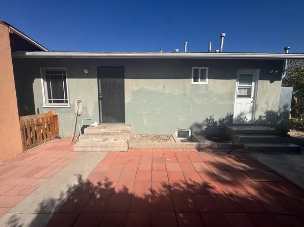 9423 Tamarind Ave, Fontana, CA 92335
