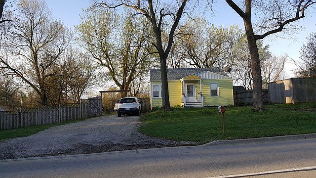 2nd image of 1909 Maple Ave