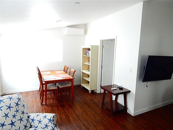 4th image of 535 101st Ave N