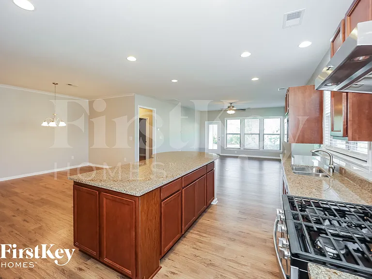 206 Florence Rd — Photo 7