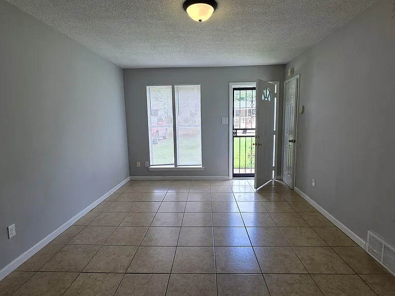 5343 Clinchport Cir — Photo 5