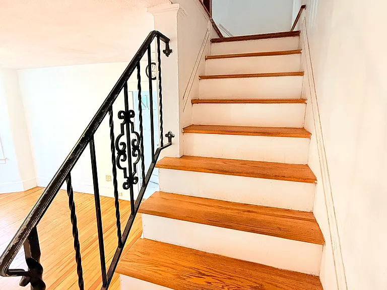 216 N Main St — Photo 7