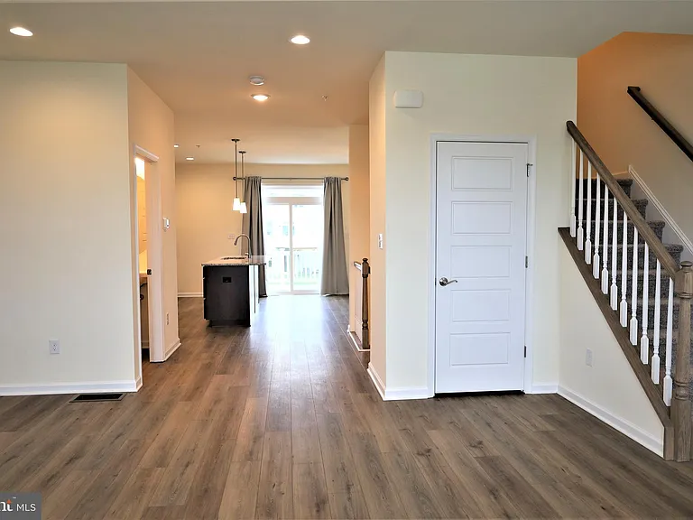 61 Becker Dr — Photo 10