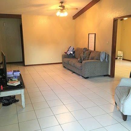 2nd image of 1822 Evergreen Ct