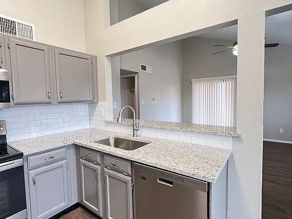 5th image of 408 Justice Dr