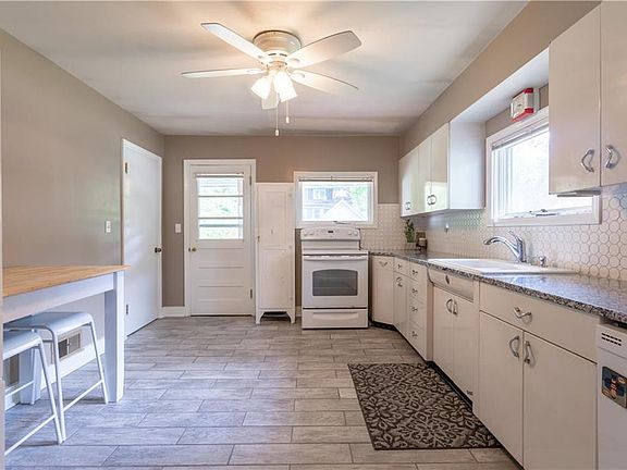 5th image of 2614 N 32nd St