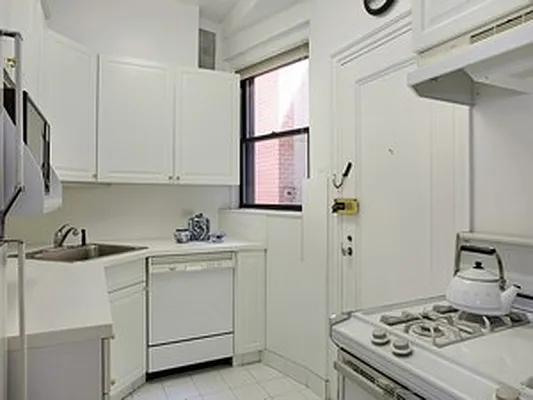 Sold by Corcoran | media 20