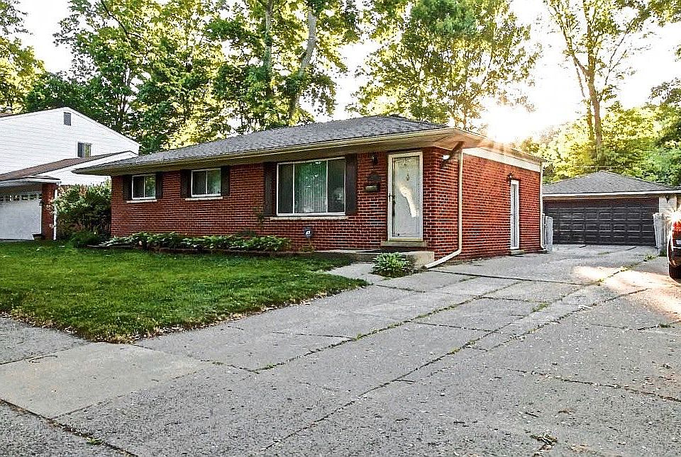 1st image of 23496 Larkshire Dr