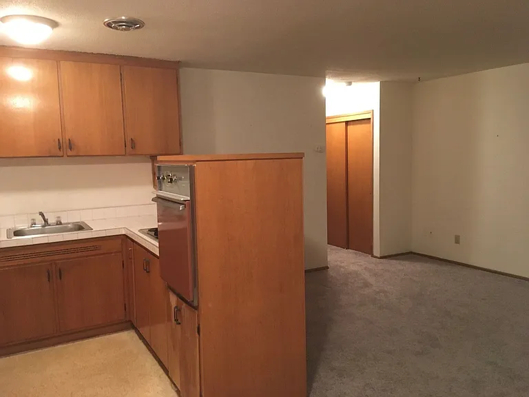 Shore View Apartments — Photo 8