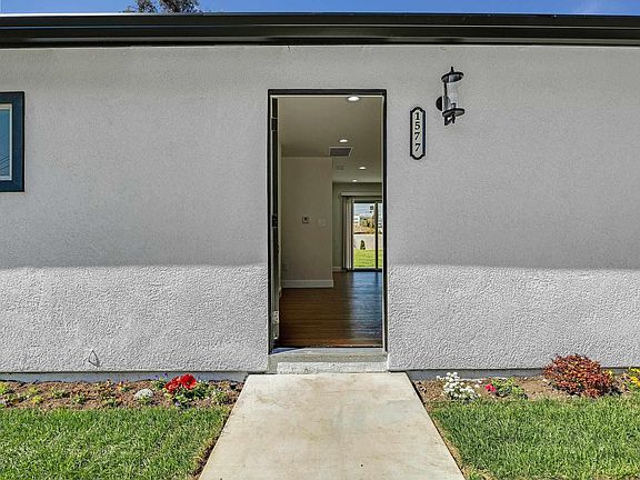 4th image of 1577 Waltham Rd