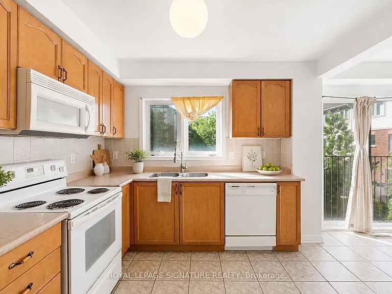 3030 Breakwater Ct #31 — Photo 11