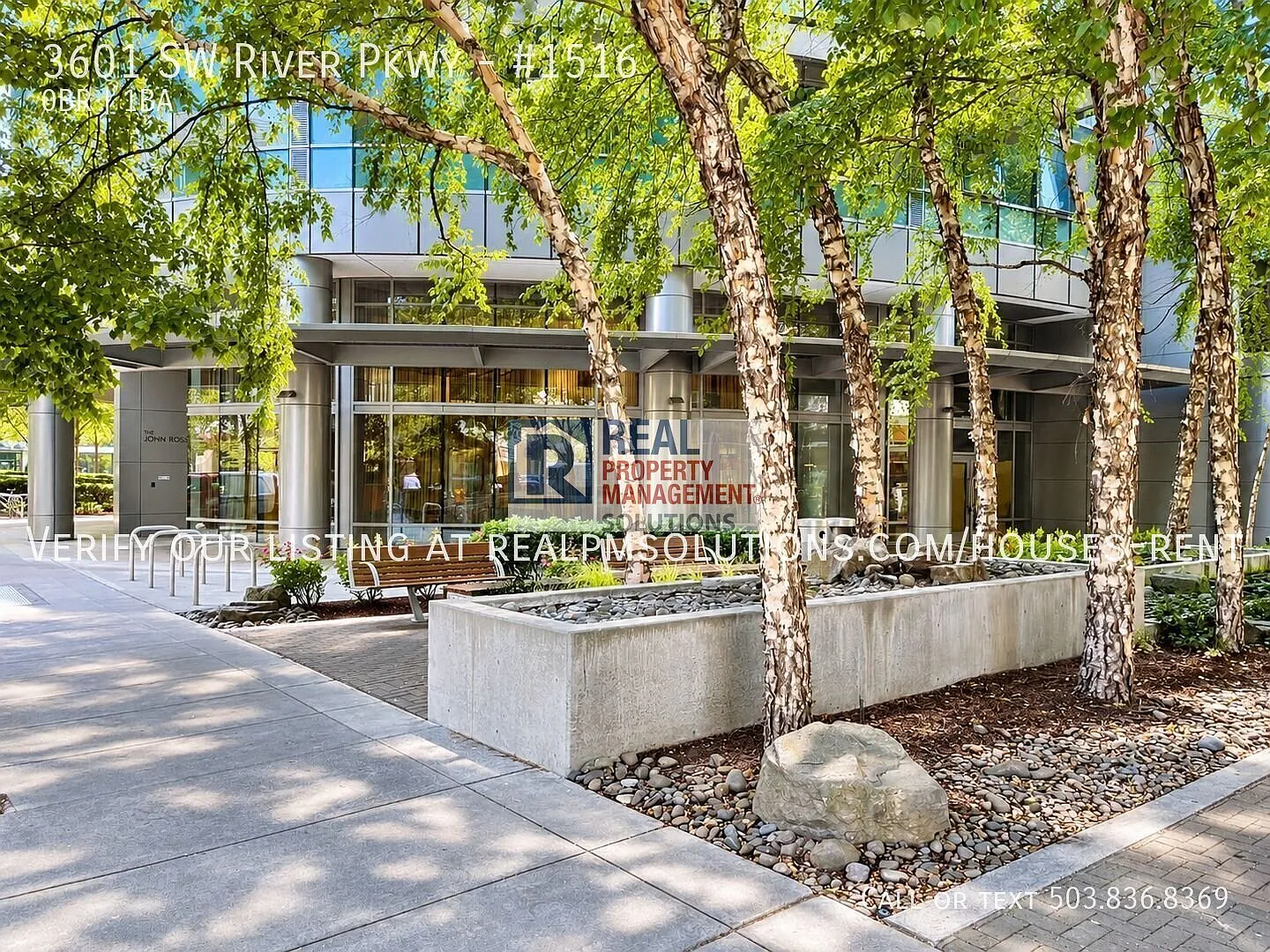 15th-Floor John Ross Studio with Expansive Views & Exceptional Amenities — Photo 2