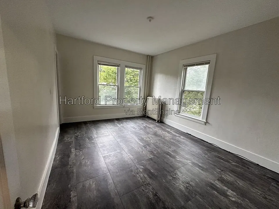189 S Main St #4