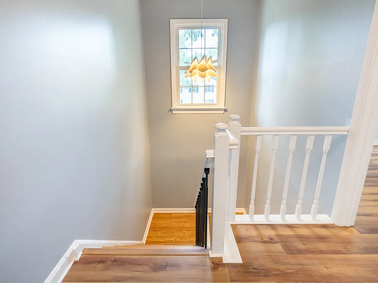 208 Huntington Ln — Photo 36