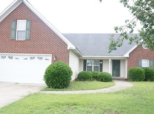 104 Nesting Ln, Raeford, NC 28376