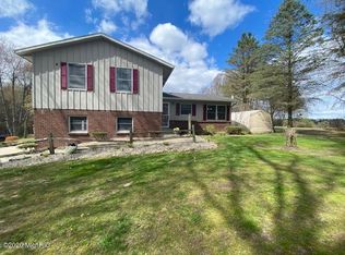 6372 Osborne Rd, Delton, MI 49046