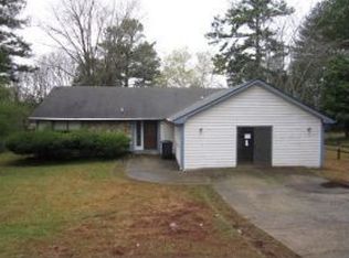 8193 Taylor Rd, Riverdale, GA 30274