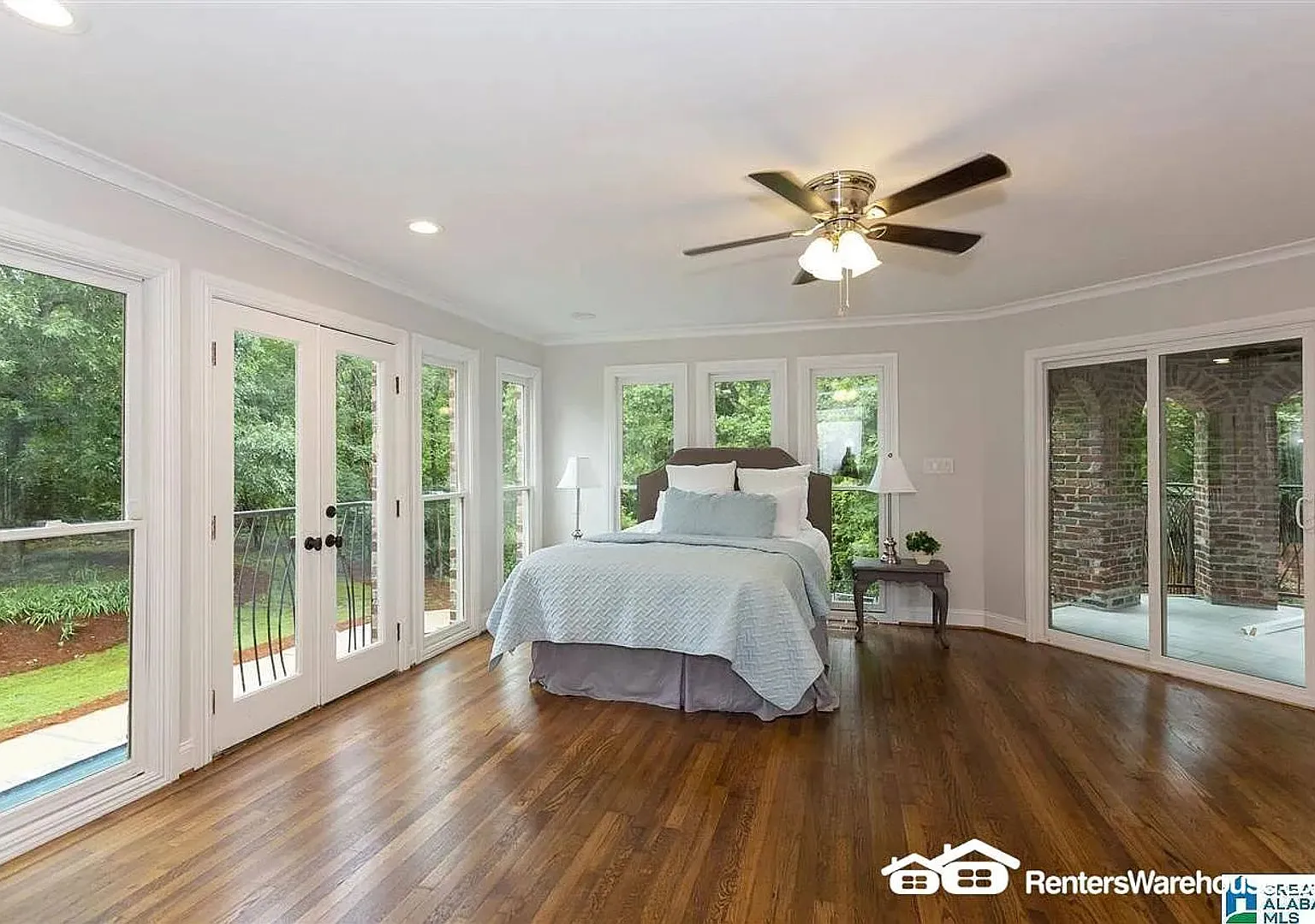 Remarkable 5 bedroom 6 bathroom estate loaded with charm — Photo 3