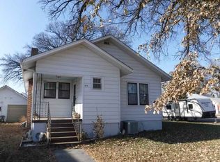 210 Kleven Ave, Culbertson, NE 69024