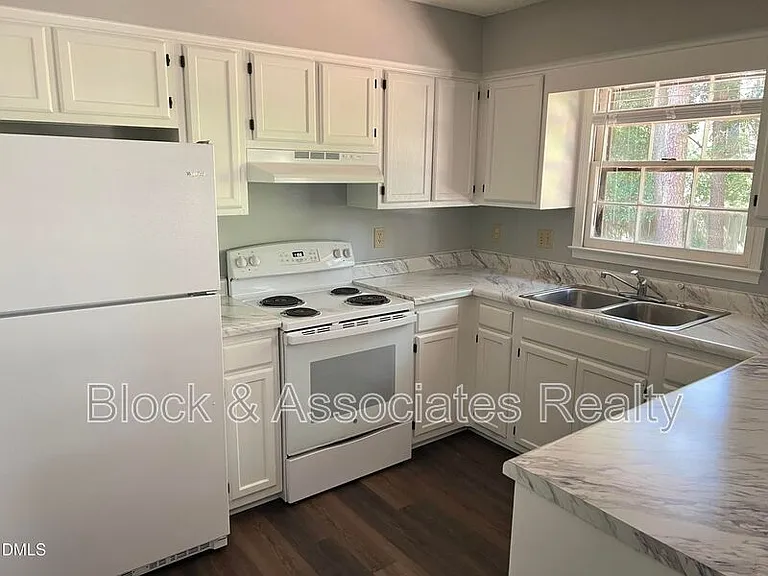 200 Lake Pine Dr — Photo 9